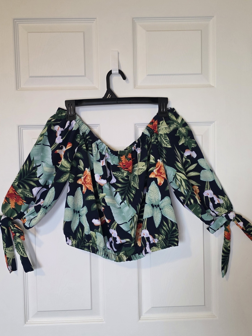A'GACI Off-The-Shoulder Tropical Floral Crop Top - Large